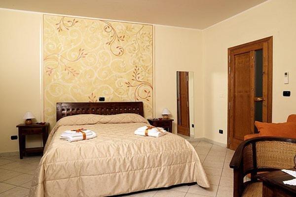 Agriturismo Il Barone Moniga del Garda Стая снимка