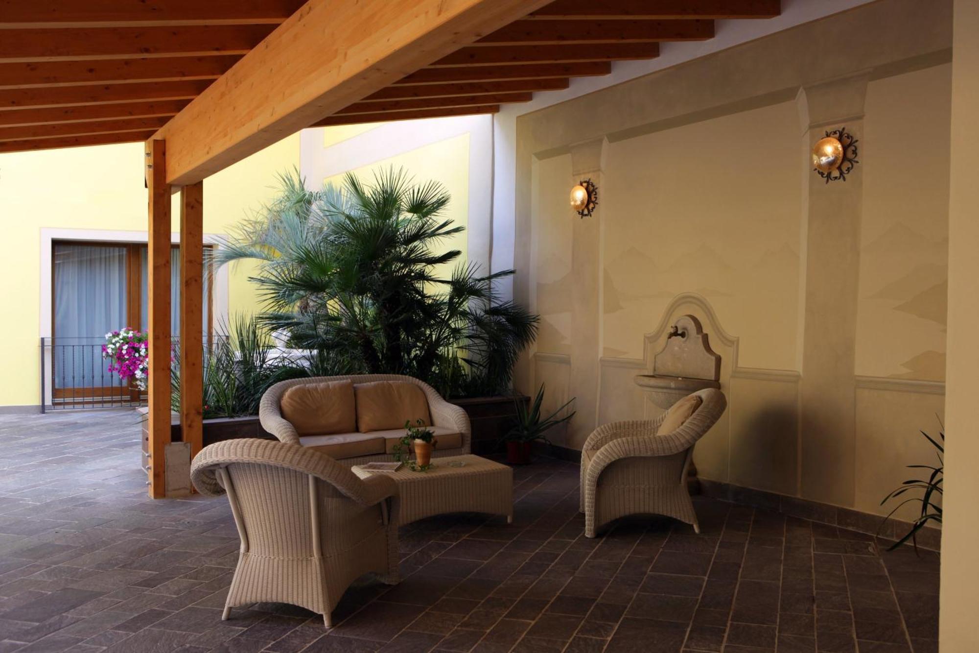 Agriturismo Il Barone Moniga del Garda Екстериор снимка